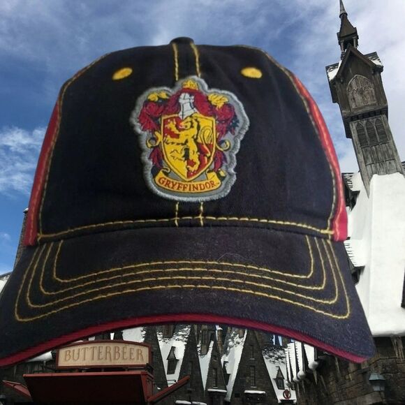 Harry Potter Gryffindor Patch Cap Hat Red Black Snapback Universal Studios - Picture 1 of 10